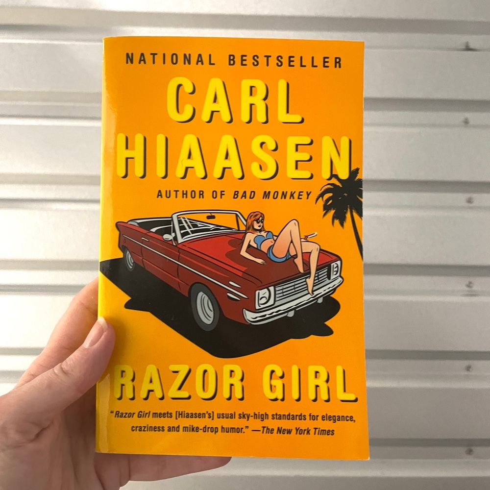 Razor Girl by Carl Hiaasen - Paperback Book